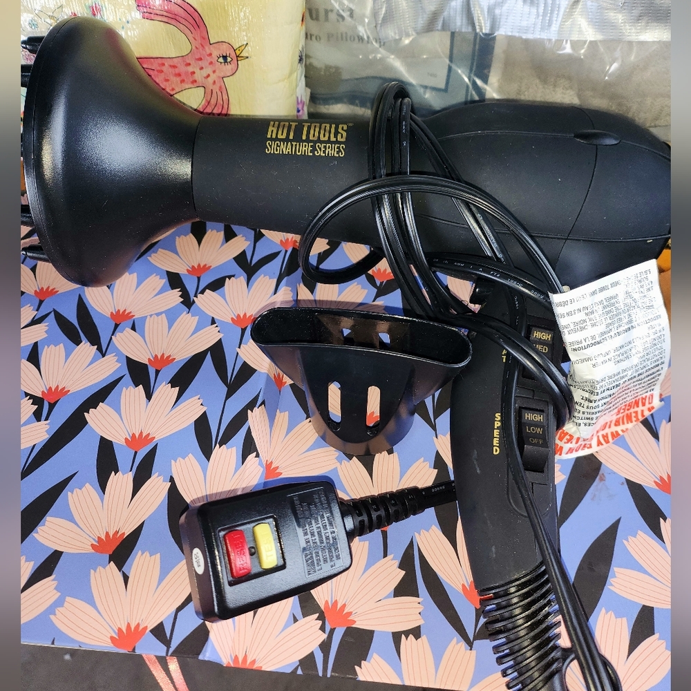 BN Hot Tools Hair Dryer